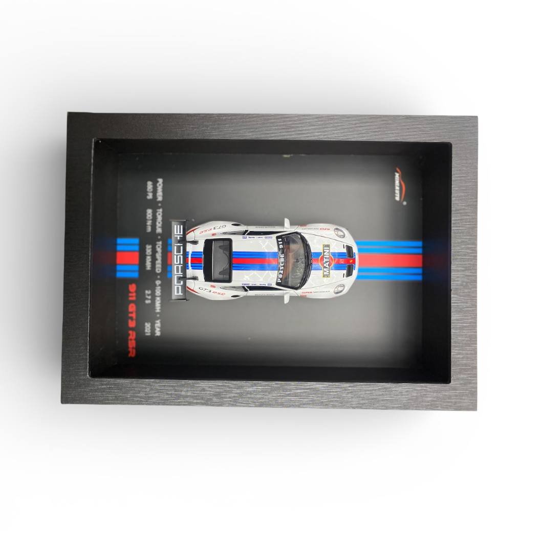 موكيت عربية بورش GT3 داخل برواز خشب 3D الصورة 2